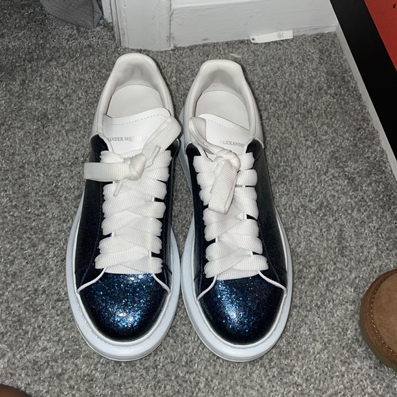Alexander McQueen Shoes - Alexander McQueen Woman Sneakers.